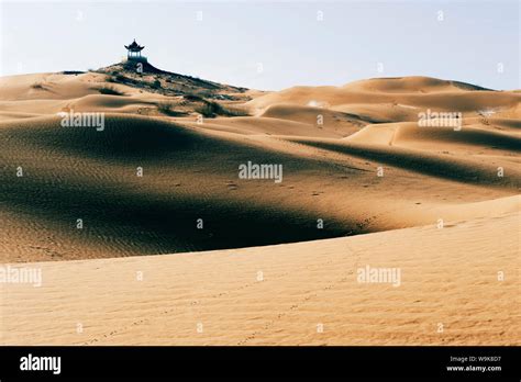  Shapotou: Dune di sabbia e storia antica nel cuore della Cina!