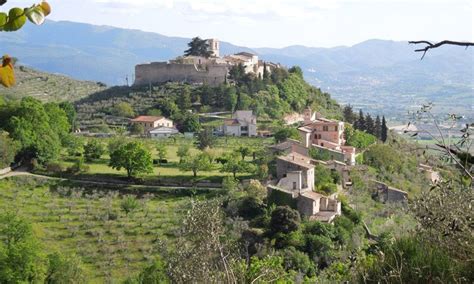 Il Castello di Buon Riposo: Un tuffo nel passato coloniale e un rifugio per gli amanti della natura!