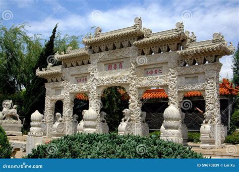  Il Giardino Botanico di Kunming: Un Paradiso tropicale nel cuore della Cina!