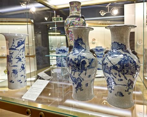 Il Museo della Porcellana di Foshan: un viaggio nella storia e nell'arte della ceramica cinese!