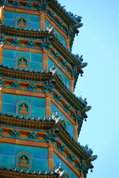 La Pagoda di Xiangshan: Un capolavoro architettonico e una fuga dallo stress quotidiano!