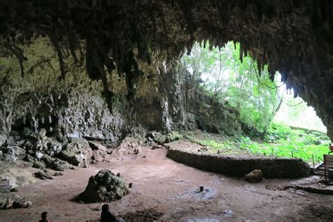 La Grotta di Liang Bua: Un Viaggio Nel Tempo e Tra i Giganti di Flores!